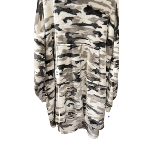 Comfy Original Oversized Hoodie - Picture 4 of 7